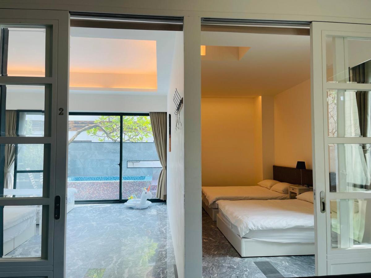 Fun Holiday Family Hostel Tainan Exteriör bild