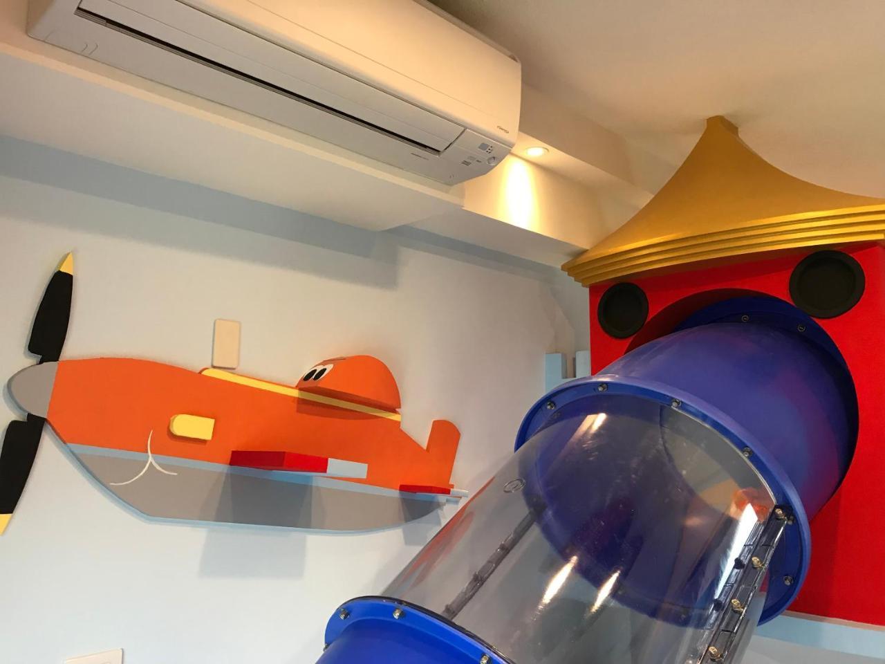 Fun Holiday Family Hostel Tainan Exteriör bild